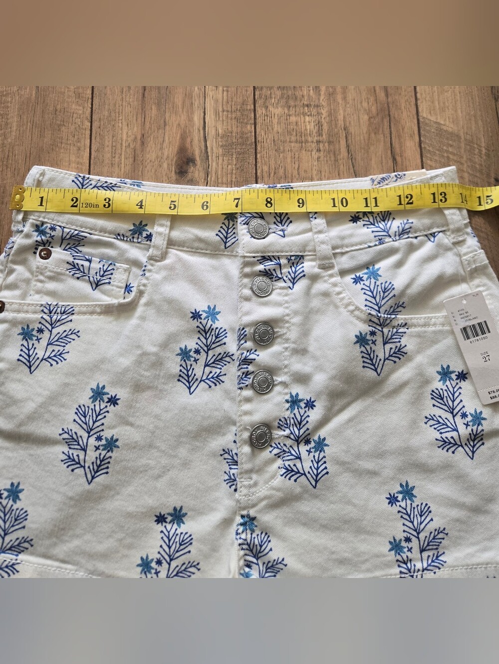 Anthropolgie Pilcro White Floral Denim Shorts - Picture 7 of 9